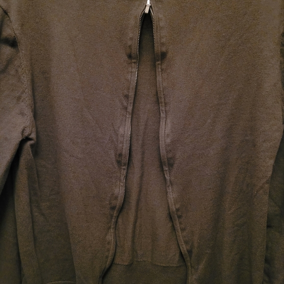 Bebe Floral Embroidered Khaki Army Green Sweater - Picture 8 of 10